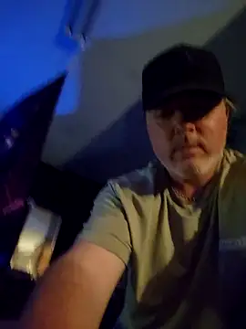 Snapshot of Hotredheadandtoungelasher chatting on November 12, 2025, 6:17 am Hotredheadandtoungelasher online show from November 12, 2025, 6:17 am