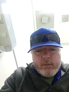 Snapshot of Hotredheadandtoungelasher chatting on November 1, 2025, 3:39 pm Hotredheadandtoungelasher online show from November 1, 2025, 3:39 pm