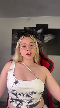 Irisweet  online show from December 18, 2025, 10:24 pm