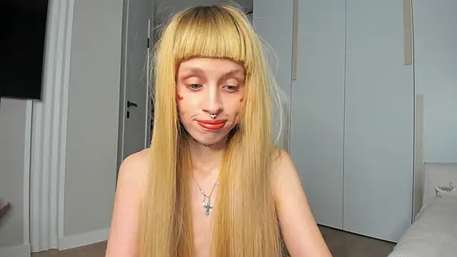 FlowerOfSin2001 online show from April 17, 2026, 6:55 pm