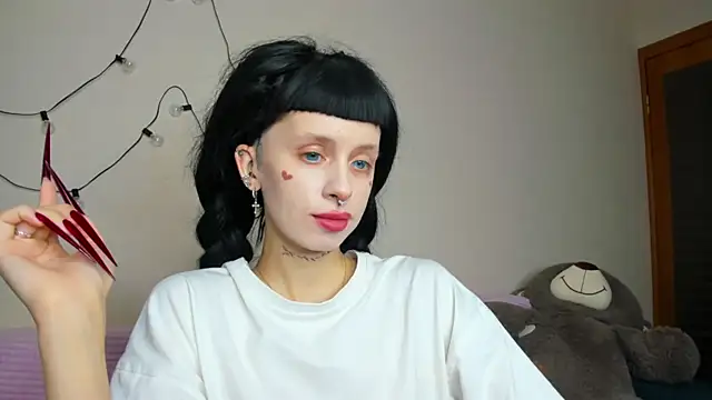 Snapshot of FlowerOfSin2001 chatting on September 12, 2025, 12:49 pm FlowerOfSin2001 online show from September 12, 2025, 12:49 pm