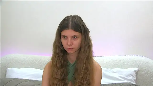 AudreyBarlow online show from October 7, 2025, 6:25 am