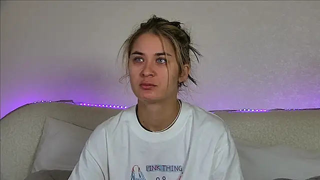Snapshot of RachelSimpson chatting on September 16, 2025, 7:04 pm RachelSimpson online show from September 16, 2025, 7:04 pm