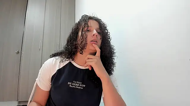 Snapshot of Cositarica_ chatting on October 6, 2025, 1:45 pm Cositarica online show from October 6, 2025, 1:45 pm