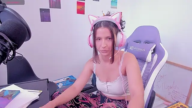 Snapshot of Cositarica_ chatting on February 2, 2026, 7:35 pm Cositarica online show from February 2, 2026, 7:35 pm