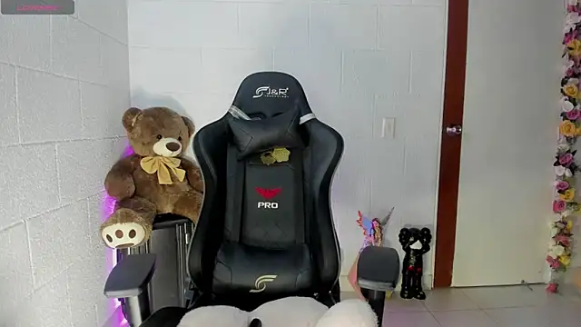 Snapshot of M_isabel25 chatting on January 13, 2025, 2:50 am M isabel25 online show from January 13, 2025, 2:50 am