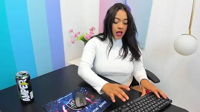 Snapshot of Sariitaa_ chatting on September 20, 2025, 3:28 pm Sariitaa online show from September 20, 2025, 3:28 pm