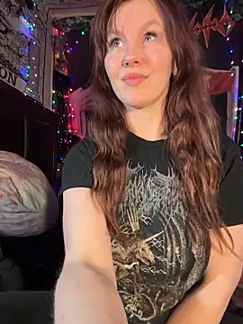 courtneyoccult online show from November 18, 2025, 6:06 am