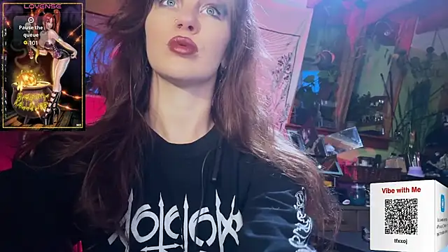 courtneyoccult online show from December 1, 2025, 11:38 pm