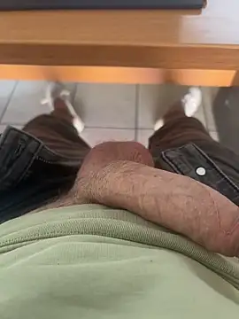 Snapshot of Laviestbelle chatting on February 26, 2026, 2:50 pm Laviestbelle online show from February 26, 2026, 2:50 pm