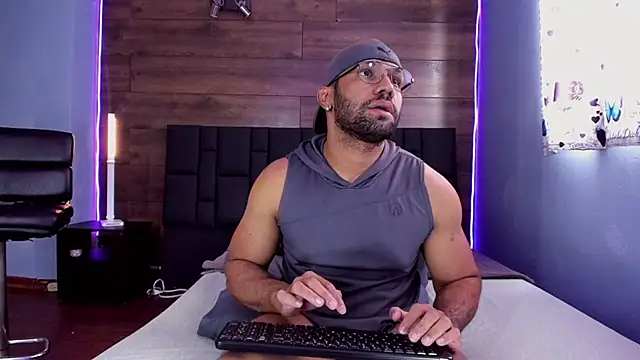 anthonylatynxd online show from November 27, 2025, 7:36 pm