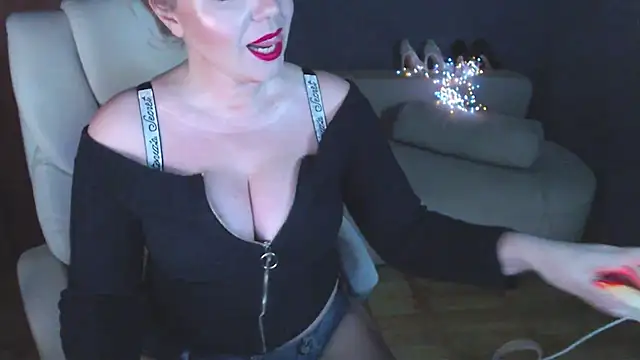 Snapshot of Cute_sun chatting on November 16, 2025, 4:45 pm Cute sun online show from November 16, 2025, 4:45 pm