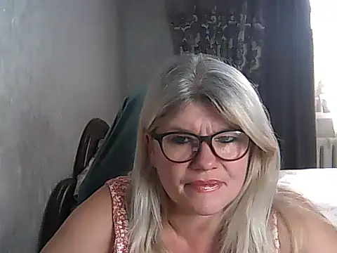 Snapshot of Diana_49 chatting on September 13, 2025, 12:16 pm Diana 49 online show from September 13, 2025, 12:16 pm