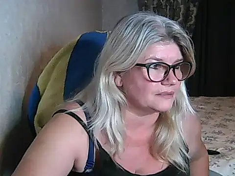 Snapshot of Diana_49 chatting on September 19, 2025, 7:29 pm Diana 49 online show from September 19, 2025, 7:29 pm