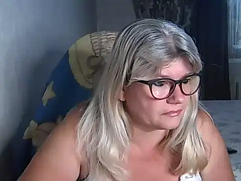 Snapshot of Diana_49 chatting on September 27, 2025, 5:02 am Diana 49 online show from September 27, 2025, 5:02 am