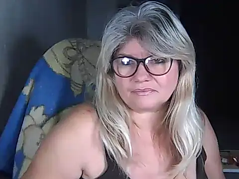 Snapshot of Diana_49 chatting on December 2, 2025, 6:31 pm Diana 49 online show from December 2, 2025, 6:31 pm