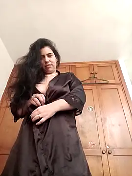 sex mia online show from March 1, 2025, 7:15 pm