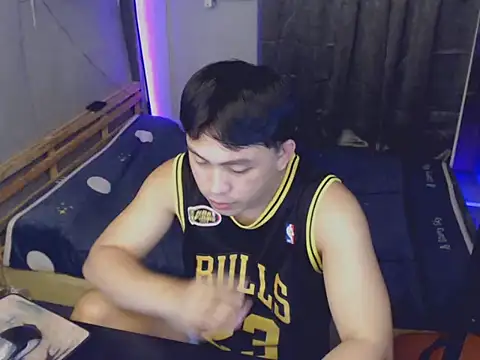 Snapshot of princeJayX chatting on May 9, 2026, 3:32 am princeJayX online show from May 9, 2026, 3:32 am