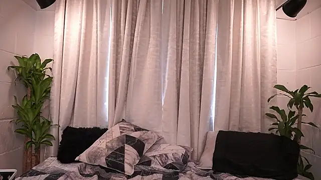 Snapshot of agatha_collins_ chatting on November 20, 2025, 7:25 pm agatha collins online show from November 20, 2025, 7:25 pm