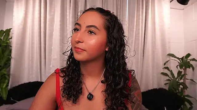 agatha collins  online show from December 19, 2025, 7:27 pm