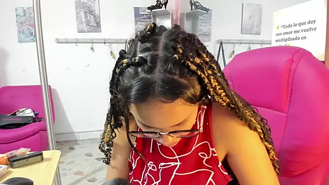 Snapshot of CAMILA--REY chatting on February 17, 2026, 11:51 am CAMILA--REY online show from February 17, 2026, 11:51 am