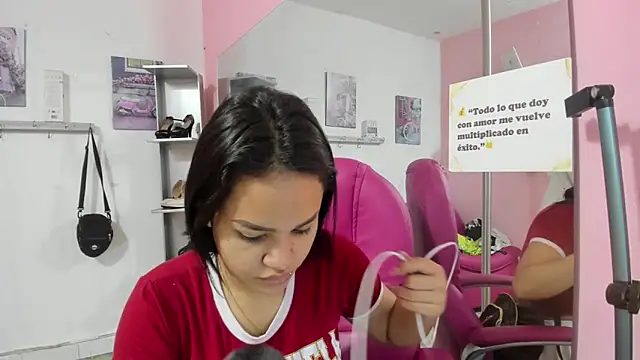 Snapshot of CAMILA--REY chatting on February 8, 2026, 11:52 am CAMILA--REY online show from February 8, 2026, 11:52 am