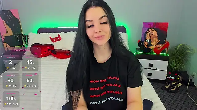 Snapshot of KeiraChoCo chatting on November 6, 2025, 7:51 pm KeiraChoCo online show from November 6, 2025, 7:51 pm