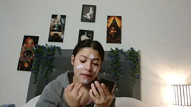 3littleschoolteens online show from December 22, 2025, 6:08 pm