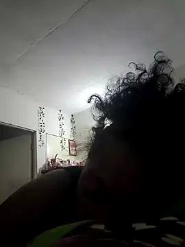 Snapshot of Deezdivine chatting on August 10, 2026, 3:35 am Deezdivine online show from August 10, 2026, 3:35 am