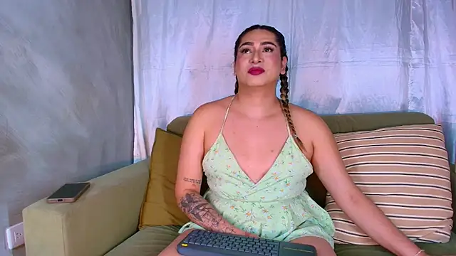 ISABELLASSMITH online show from March 17, 2026, 4:15 am