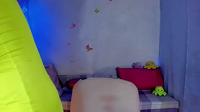 Snapshot of LickLizzy chatting on November 24, 2025, 9:48 pm LickLizzy online show from November 24, 2025, 9:48 pm