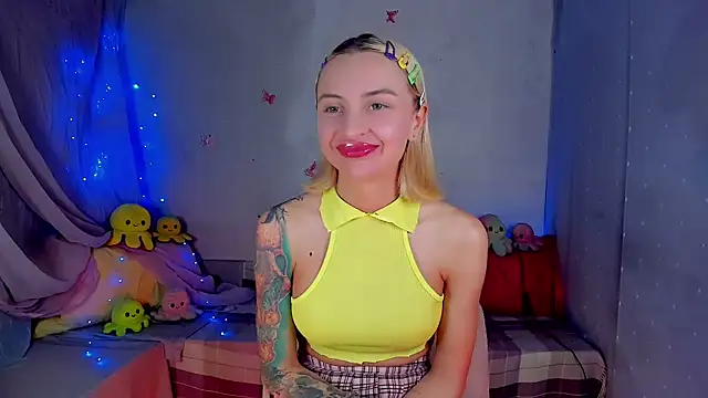 LickLizzy online show from February 16, 2026, 10:18 pm