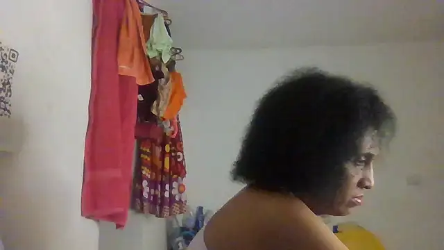Snapshot of Aishamara chatting on October 18, 2025, 10:28 am Aishamara online show from October 18, 2025, 10:28 am