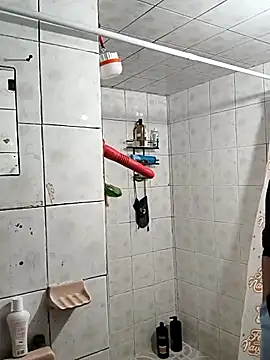 LaInsaciableIntensa online show from February 15, 2026, 8:30 pm