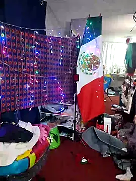 Snapshot of LaInsaciableIntensa chatting on October 15, 2025, 1:48 am LaInsaciableIntensa online show from October 15, 2025, 1:48 am