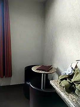 LaInsaciableIntensa online show from January 18, 2026, 11:41 pm