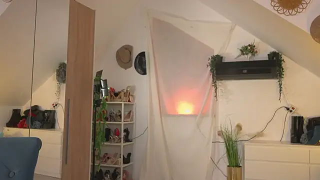 Snapshot of Amaliamour chatting on February 12, 2026, 4:56 am Amaliamour online show from February 12, 2026, 4:56 am