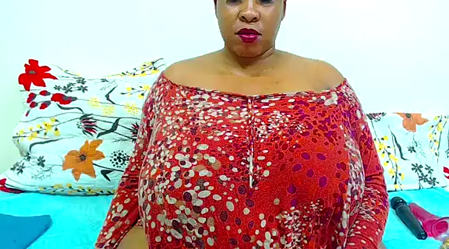 Snapshot of Ebonylovelyx chatting on February 15, 2025, 11:36 pm Ebonylovelyx online show from February 15, 2025, 11:36 pm