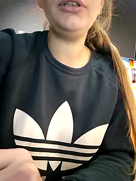 Keli Jessi online show from November 1, 2025, 7:41 pm