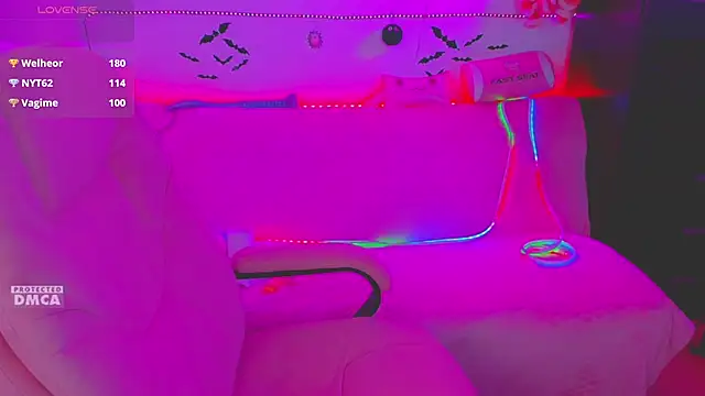 Lolisuccub online show from April 19, 2026, 6:10 pm