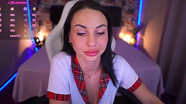 KristiiMax online show from December 4, 2025, 4:28 pm