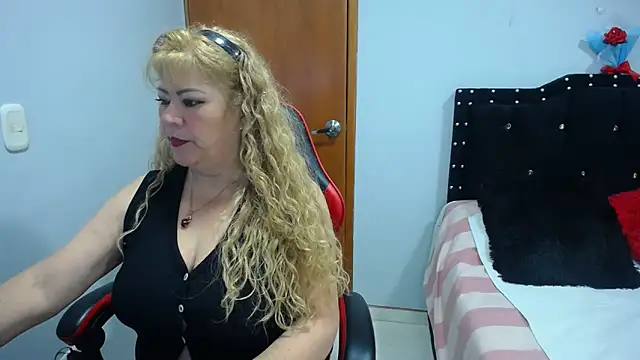 Snapshot of Ursulawhite69 chatting on February 27, 2026, 12:22 am Ursulawhite69 online show from February 27, 2026, 12:22 am