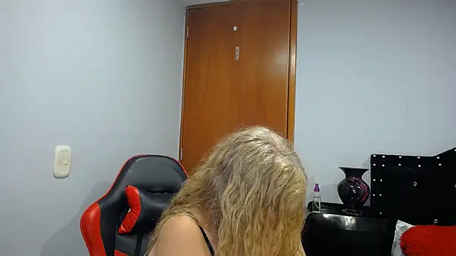 Ursulawhite69 online show from July 17, 2026, 1:47 am