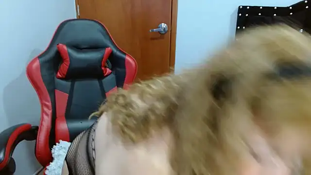 Snapshot of Ursulawhite69 chatting on February 25, 2026, 4:29 pm Ursulawhite69 online show from February 25, 2026, 4:29 pm