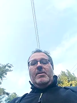 Snapshot of mike9473 chatting on October 2, 2025, 3:59 pm mike9473 online show from October 2, 2025, 3:59 pm