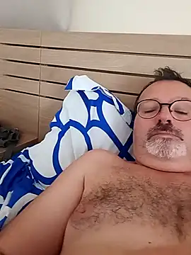 Snapshot of mike9473 chatting on September 20, 2025, 9:03 am mike9473 online show from September 20, 2025, 9:03 am