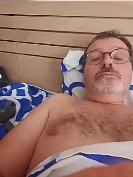 Snapshot of mike9473 chatting on September 12, 2025, 8:25 am mike9473 online show from September 12, 2025, 8:25 am