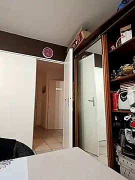 Snapshot of mike9473 chatting on October 7, 2025, 5:30 am mike9473 online show from October 7, 2025, 5:30 am