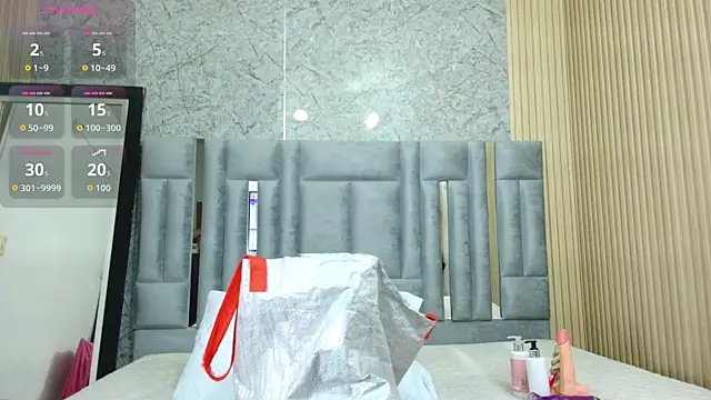 Snapshot of veronicaroose_ chatting on December 22, 2025, 12:49 pm veronicaroose online show from December 22, 2025, 12:49 pm