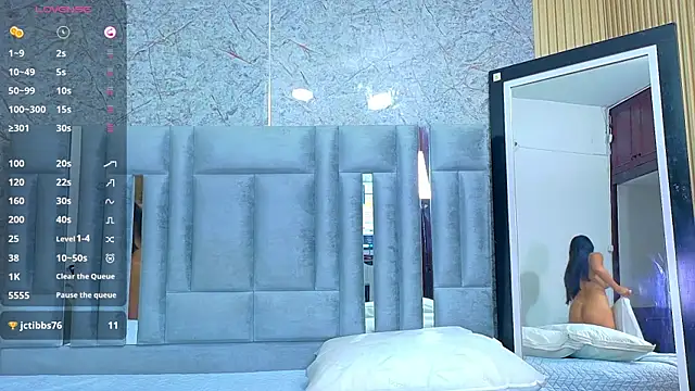 Snapshot of veronicaroose_ chatting on May 27, 2026, 12:34 pm veronicaroose online show from May 27, 2026, 12:34 pm